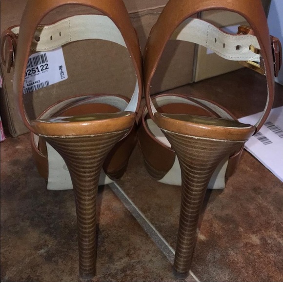 Michael Michael Kors Oksana Sandals - Picture 12 of 13